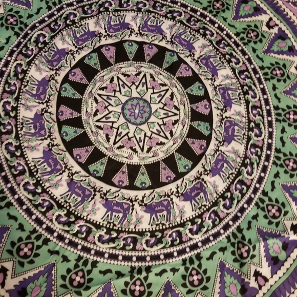 Large Circle Cloth / Scarf 🧣 - Picture 6 of 13